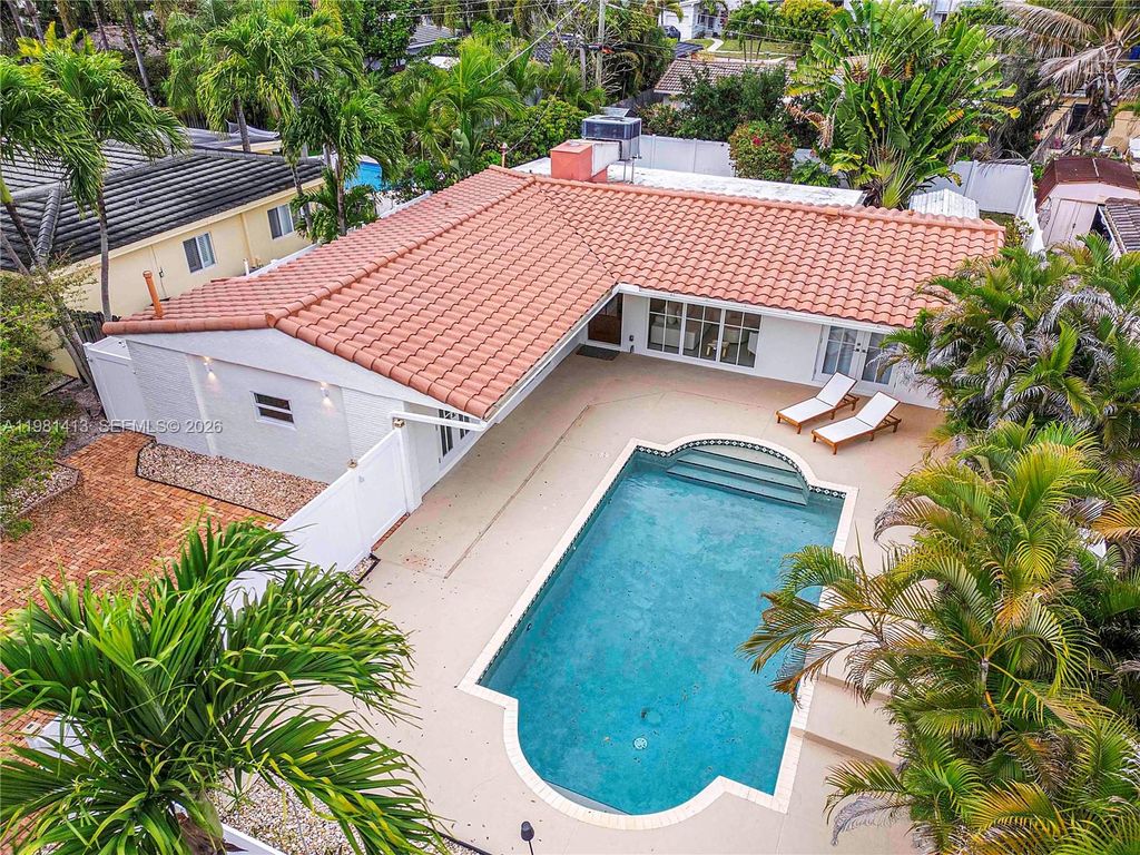 Photo of 1801 NE 20th St, Fort Lauderdale, FL 33305 (MLS # A11981413)