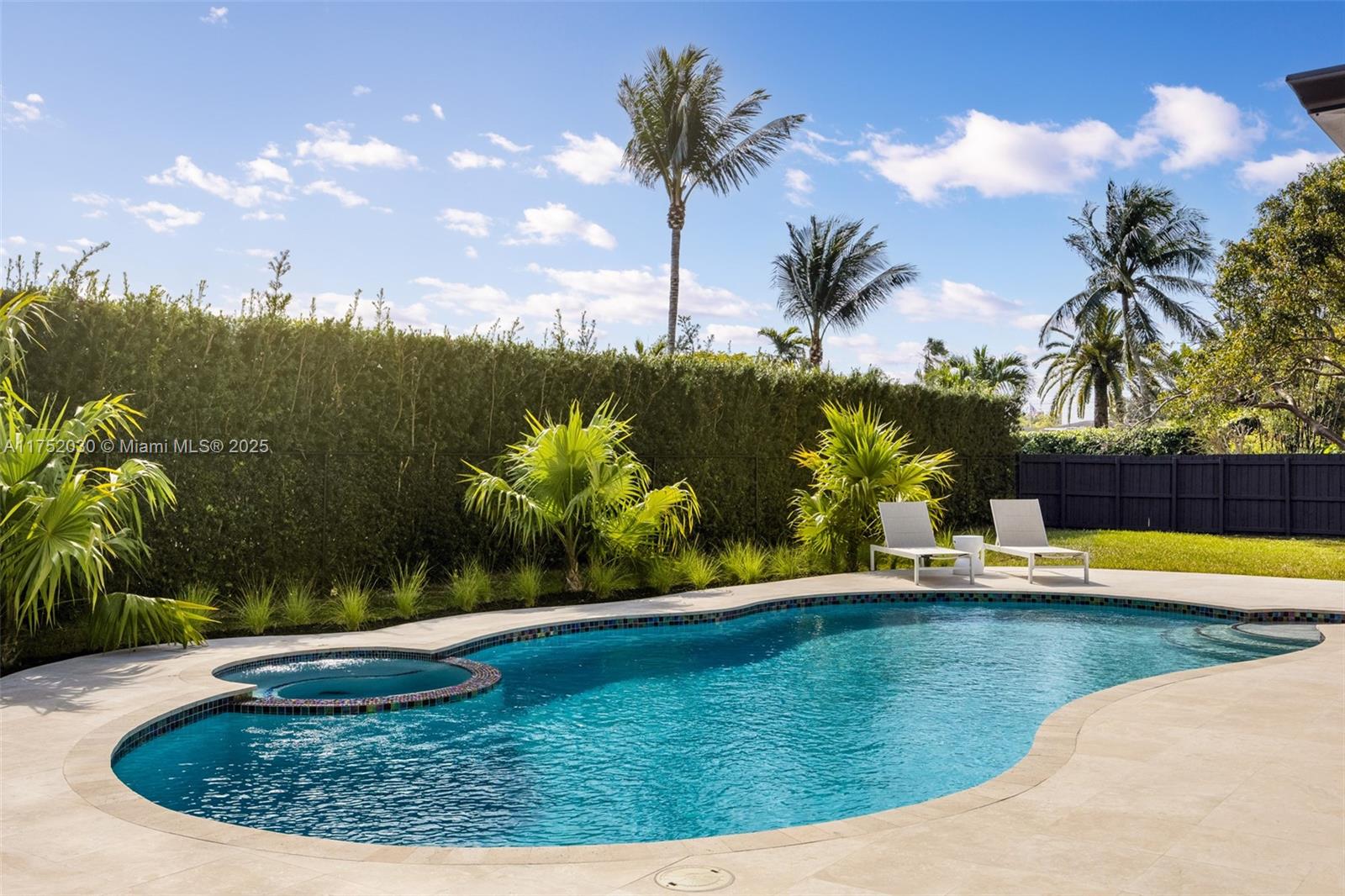 PINE SHORE SEC 3 - Residential