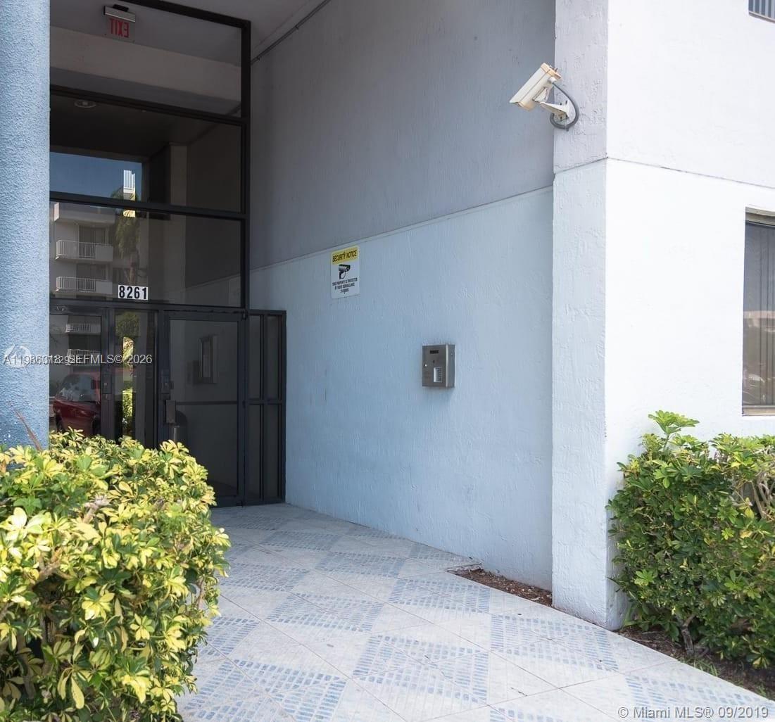 AZUL AT FONTAINEBLEAU CON - Residential Lease