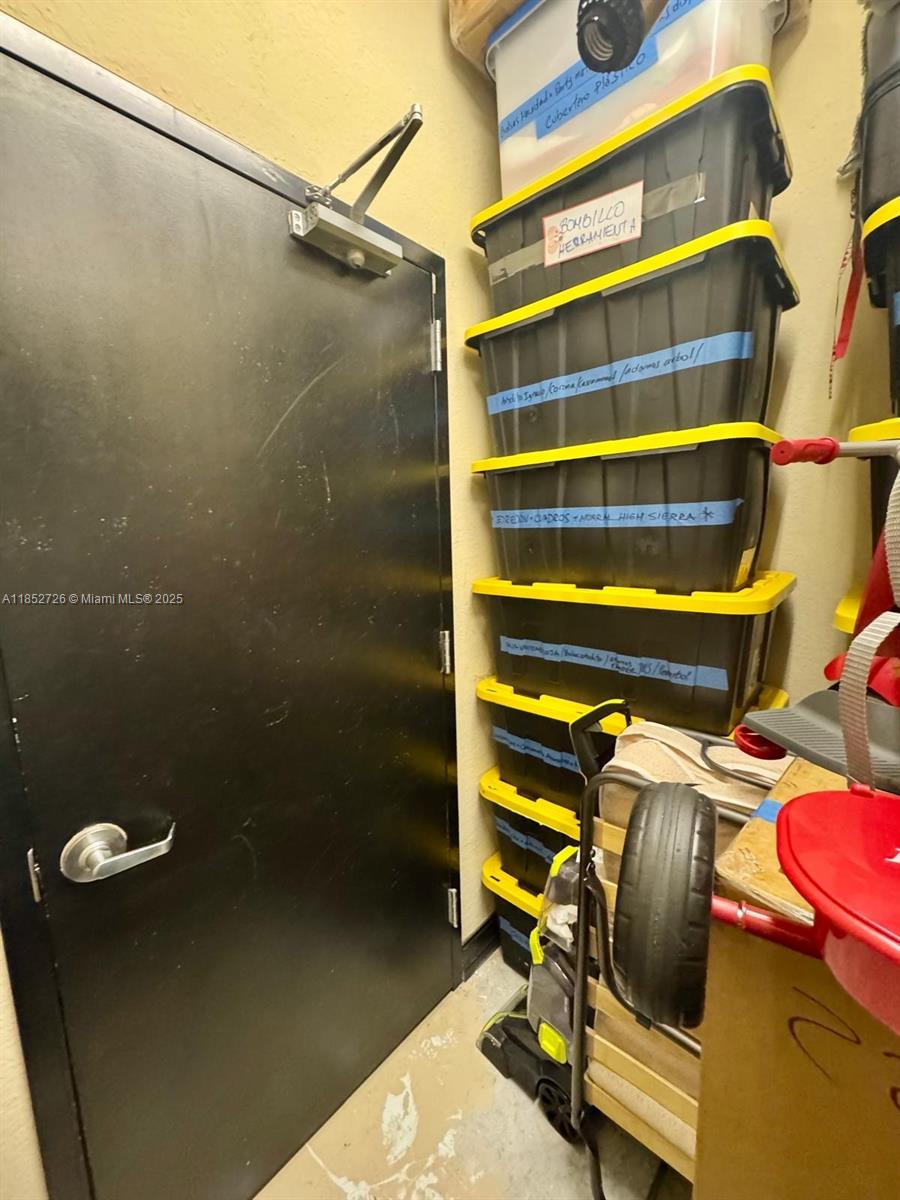 ALAQUA CONDO - Residential