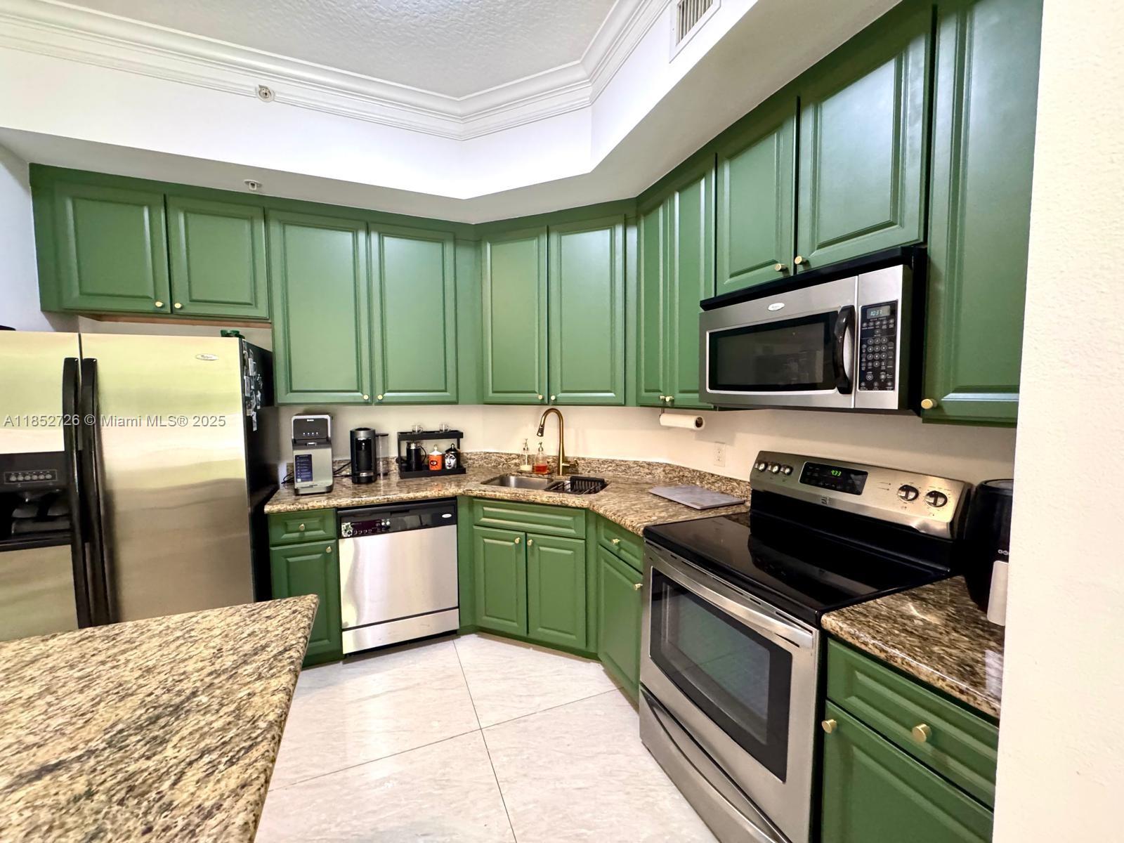 ALAQUA CONDO - Residential