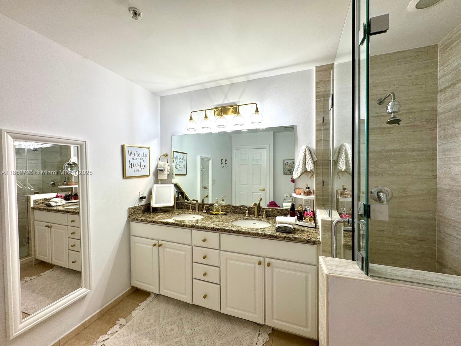 ALAQUA CONDO - Residential