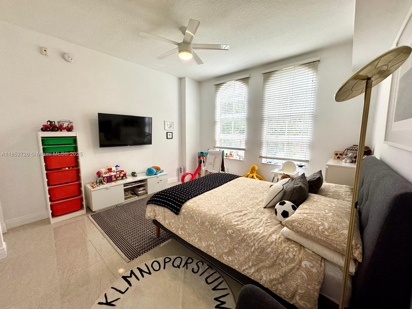 ALAQUA CONDO - Residential