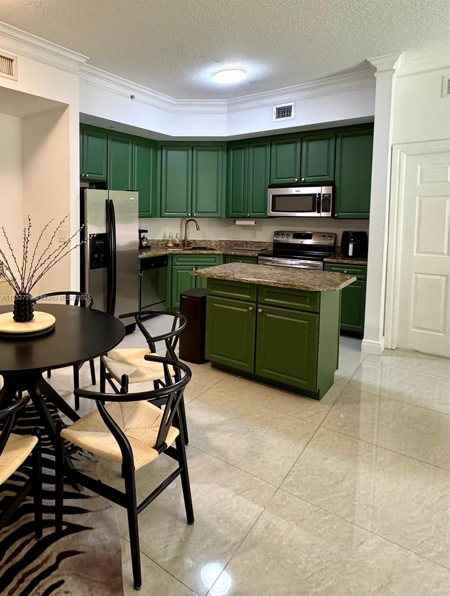 ALAQUA CONDO - Residential