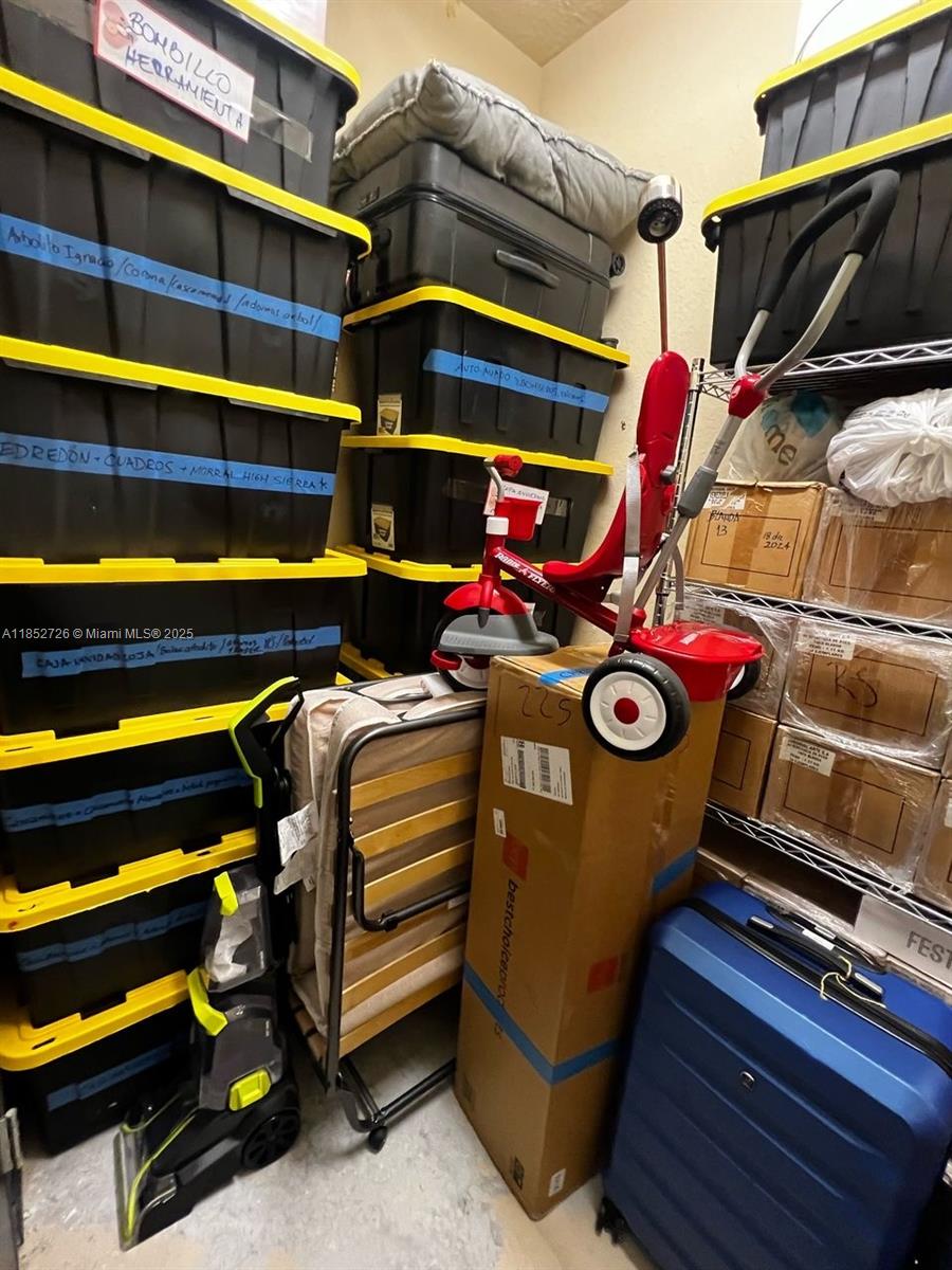 ALAQUA CONDO - Residential