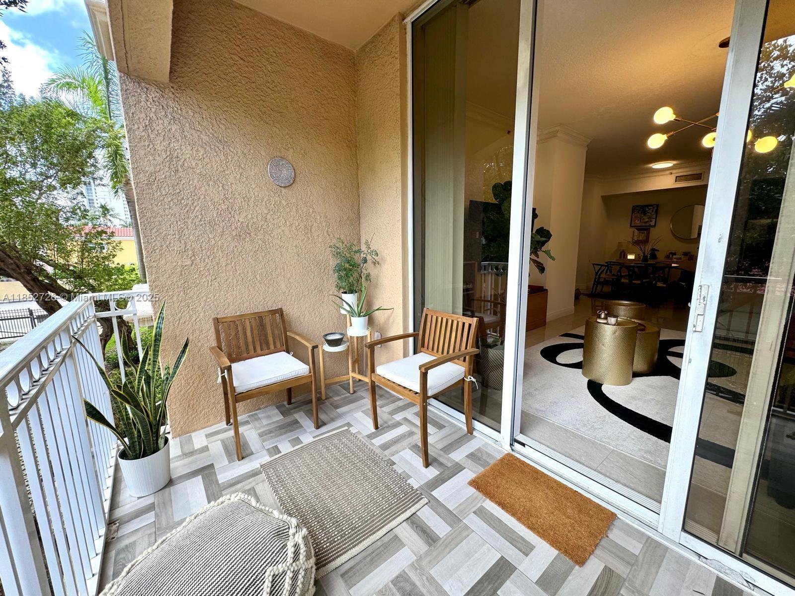 ALAQUA CONDO - Residential