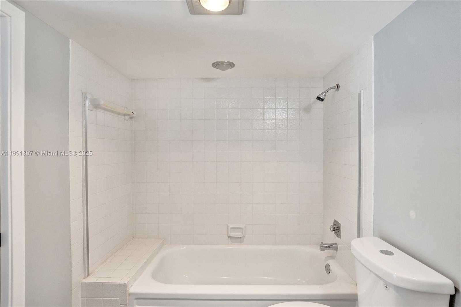 PORTOFINO VILLAGE 1-B CON - Residential