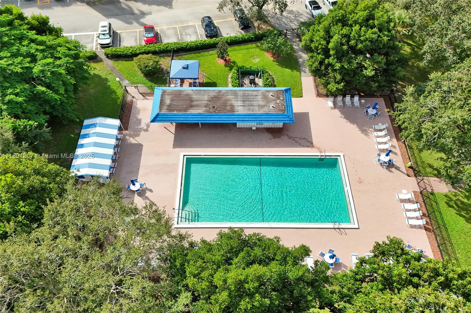 PORTOFINO VILLAGE 1-B CON - Residential