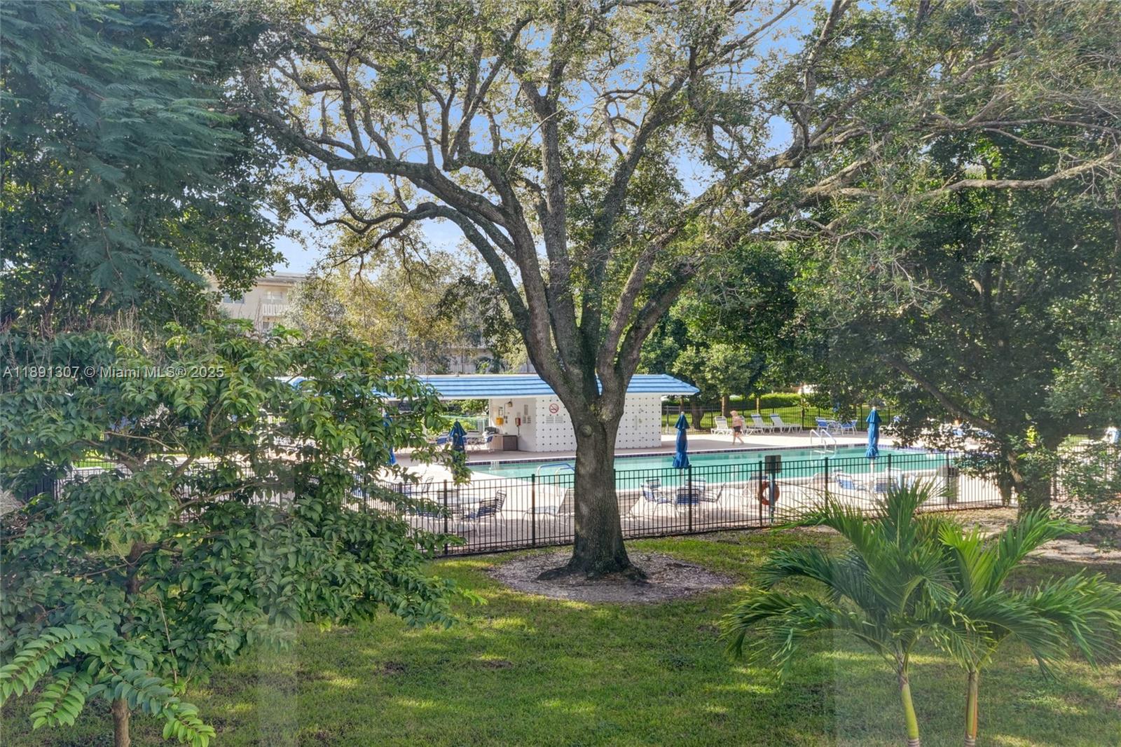 PORTOFINO VILLAGE 1-B CON - Residential