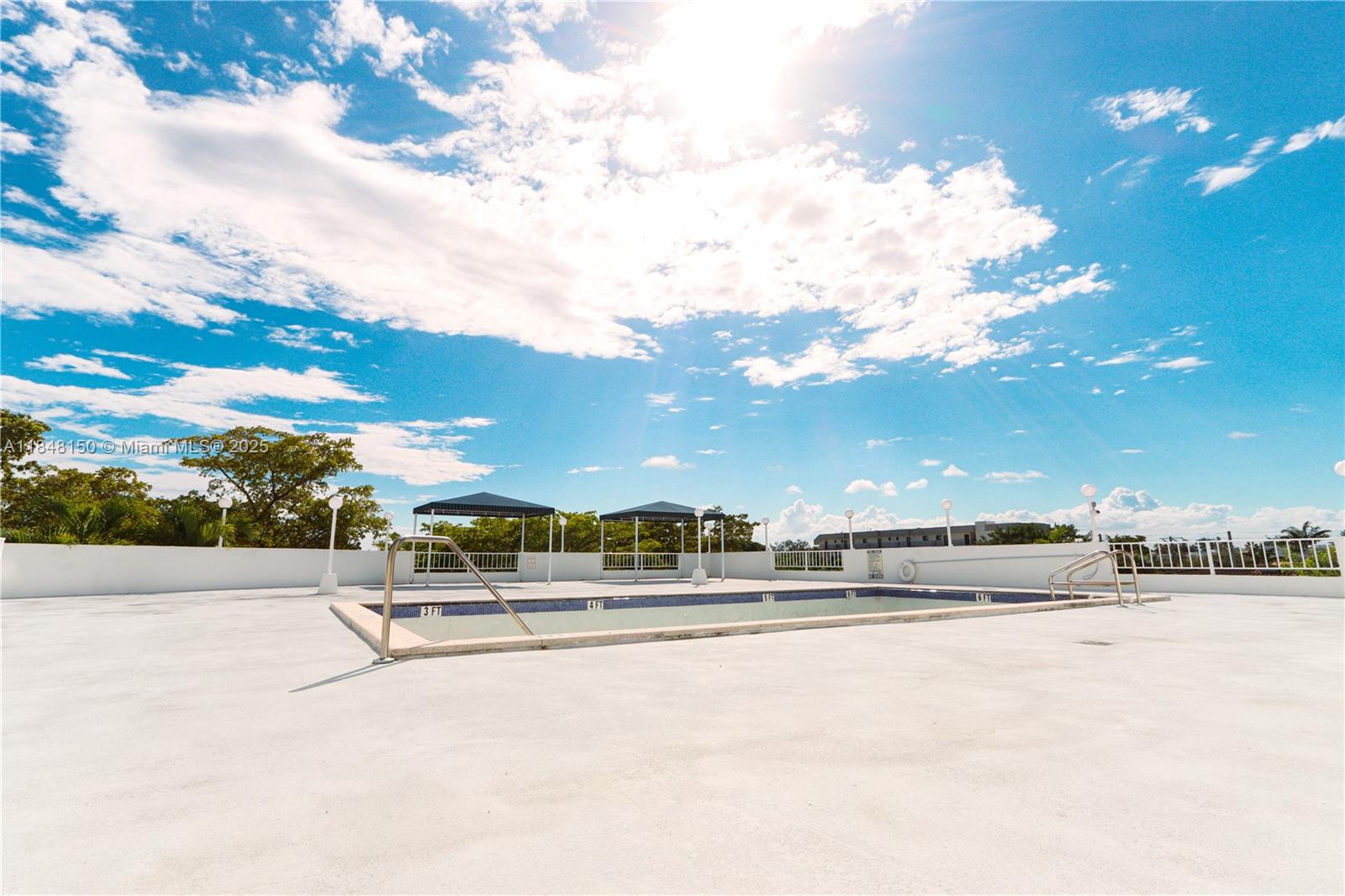 STANTON HOUSE CONDO - Residential