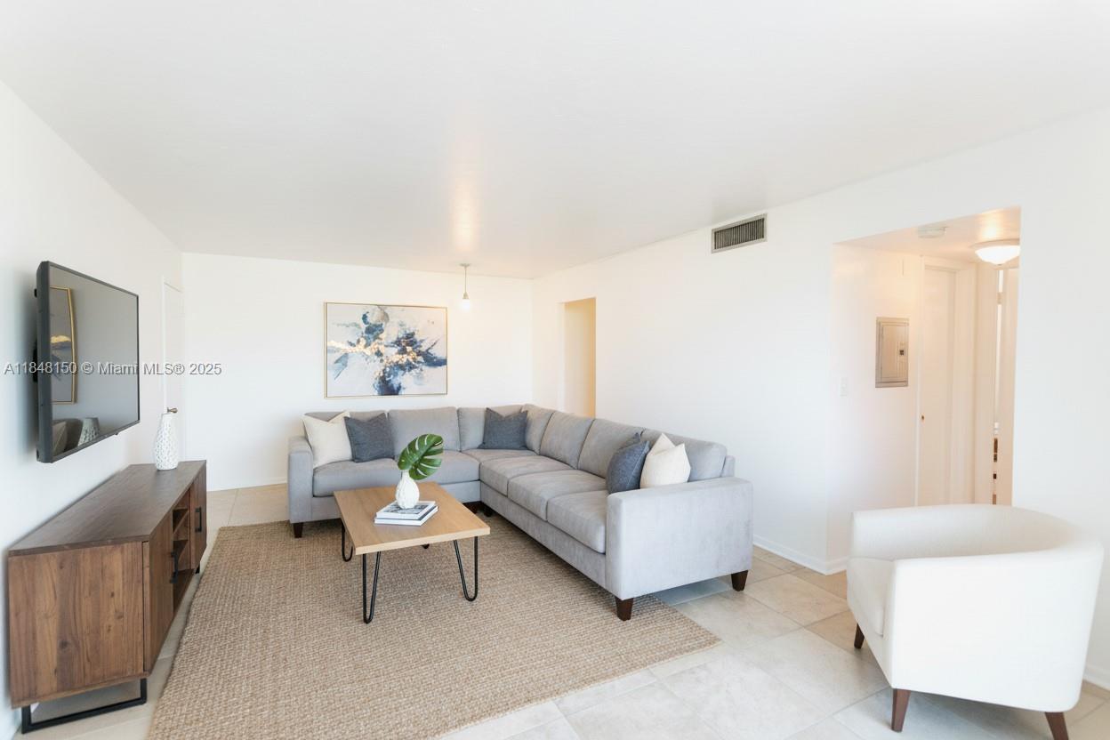 STANTON HOUSE CONDO - Residential