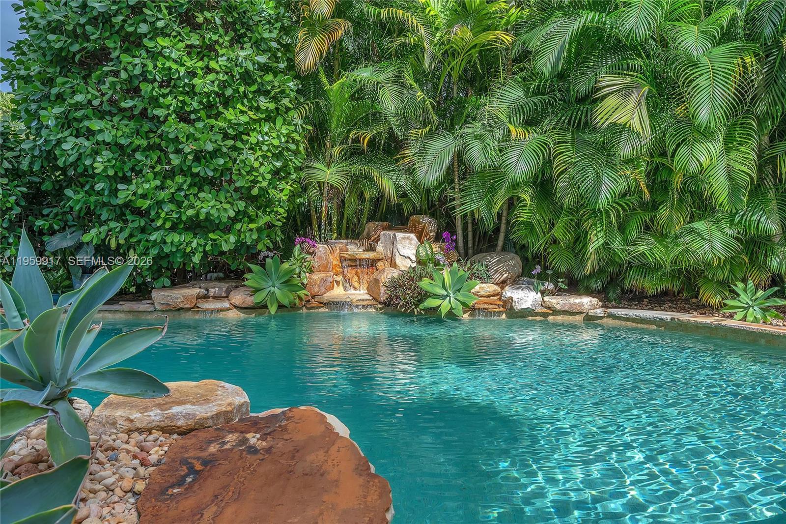 HOLLYWOOD LAKES SECTION - Residential