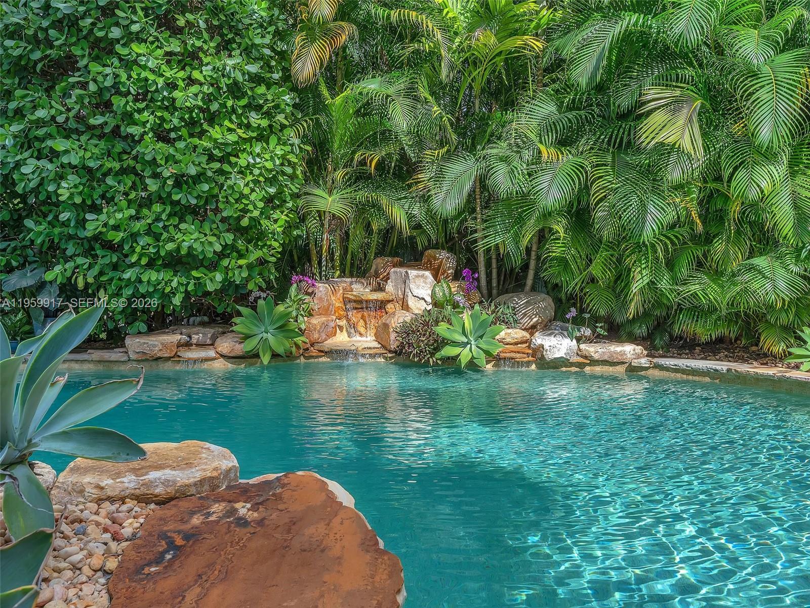 HOLLYWOOD LAKES SECTION - Residential