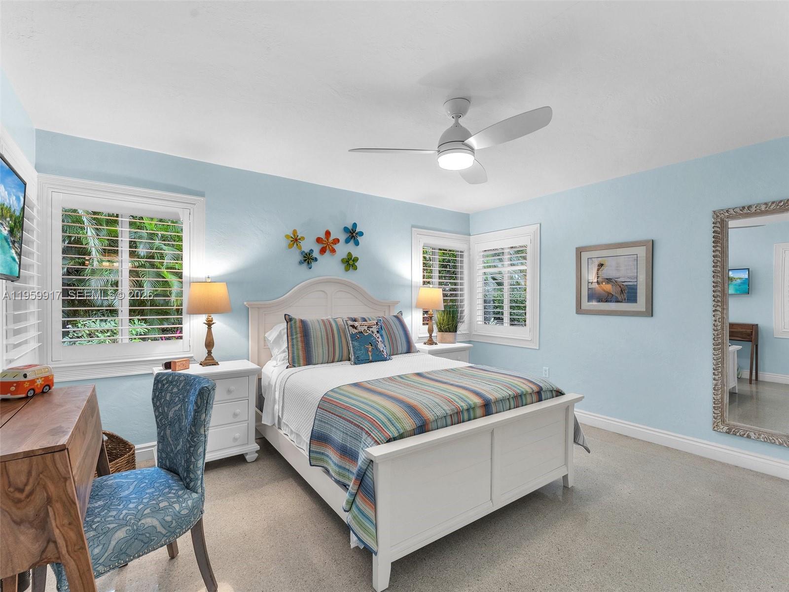 HOLLYWOOD LAKES SECTION - Residential