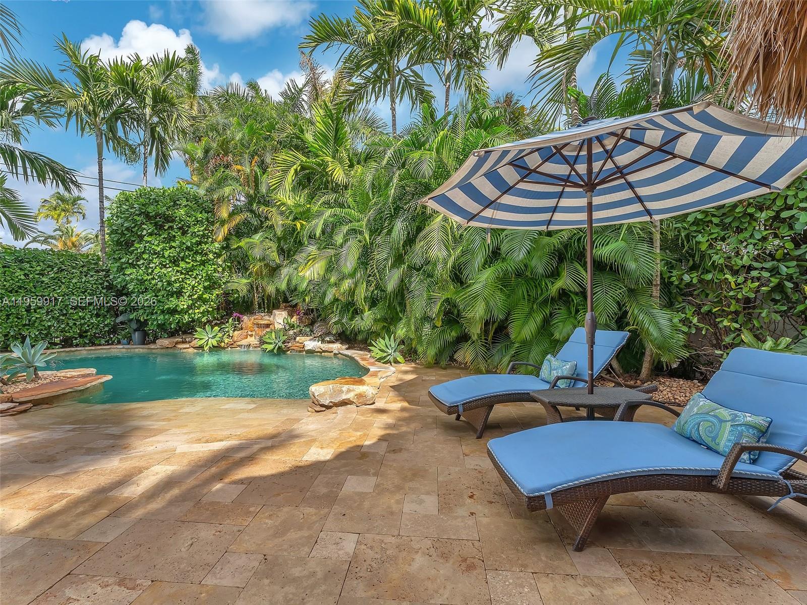 HOLLYWOOD LAKES SECTION - Residential