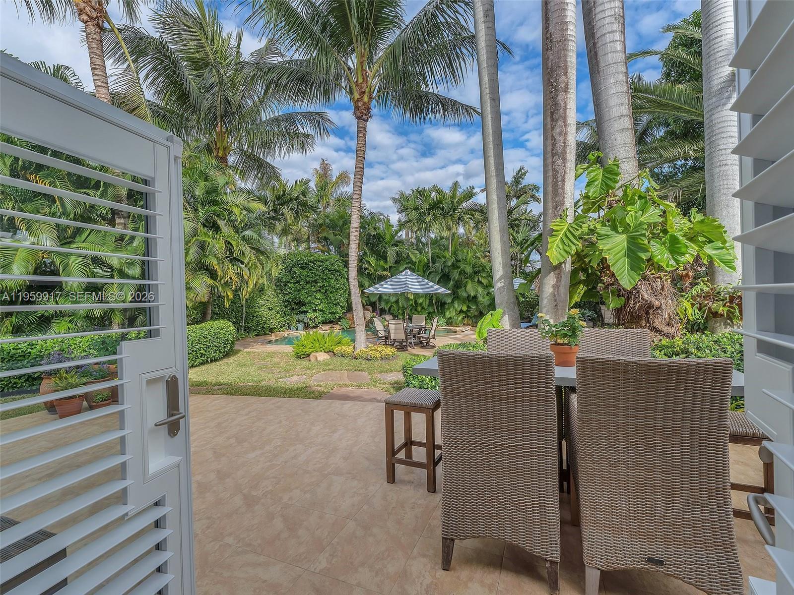 HOLLYWOOD LAKES SECTION - Residential