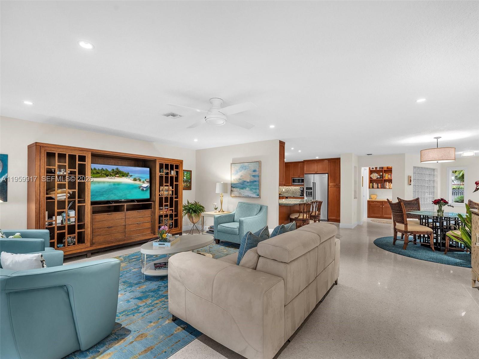 HOLLYWOOD LAKES SECTION - Residential