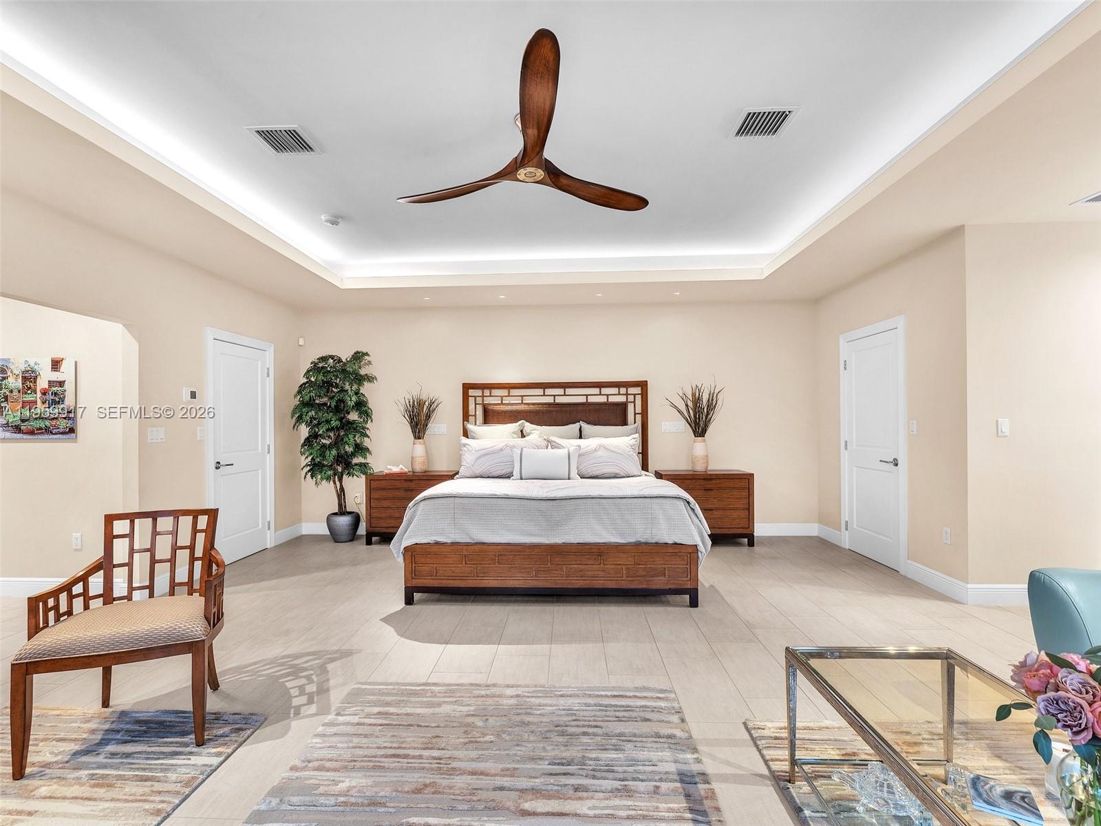 HOLLYWOOD LAKES SECTION - Residential