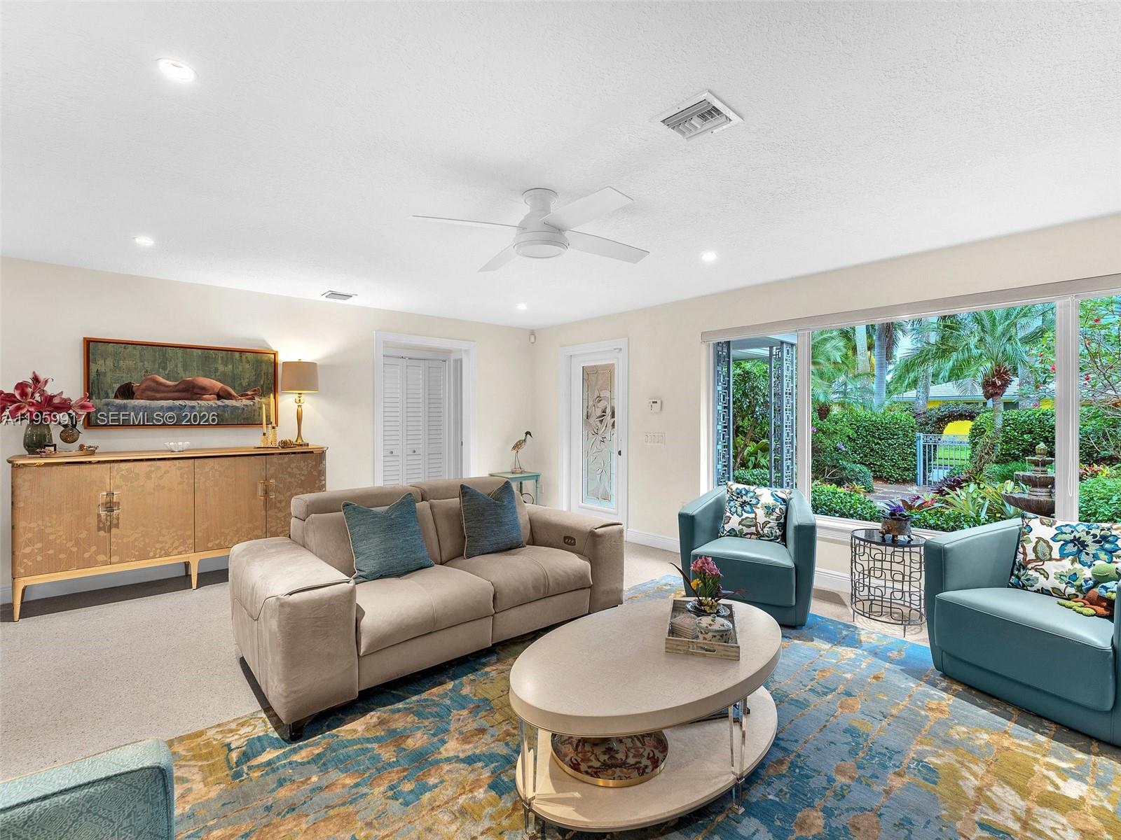 HOLLYWOOD LAKES SECTION - Residential