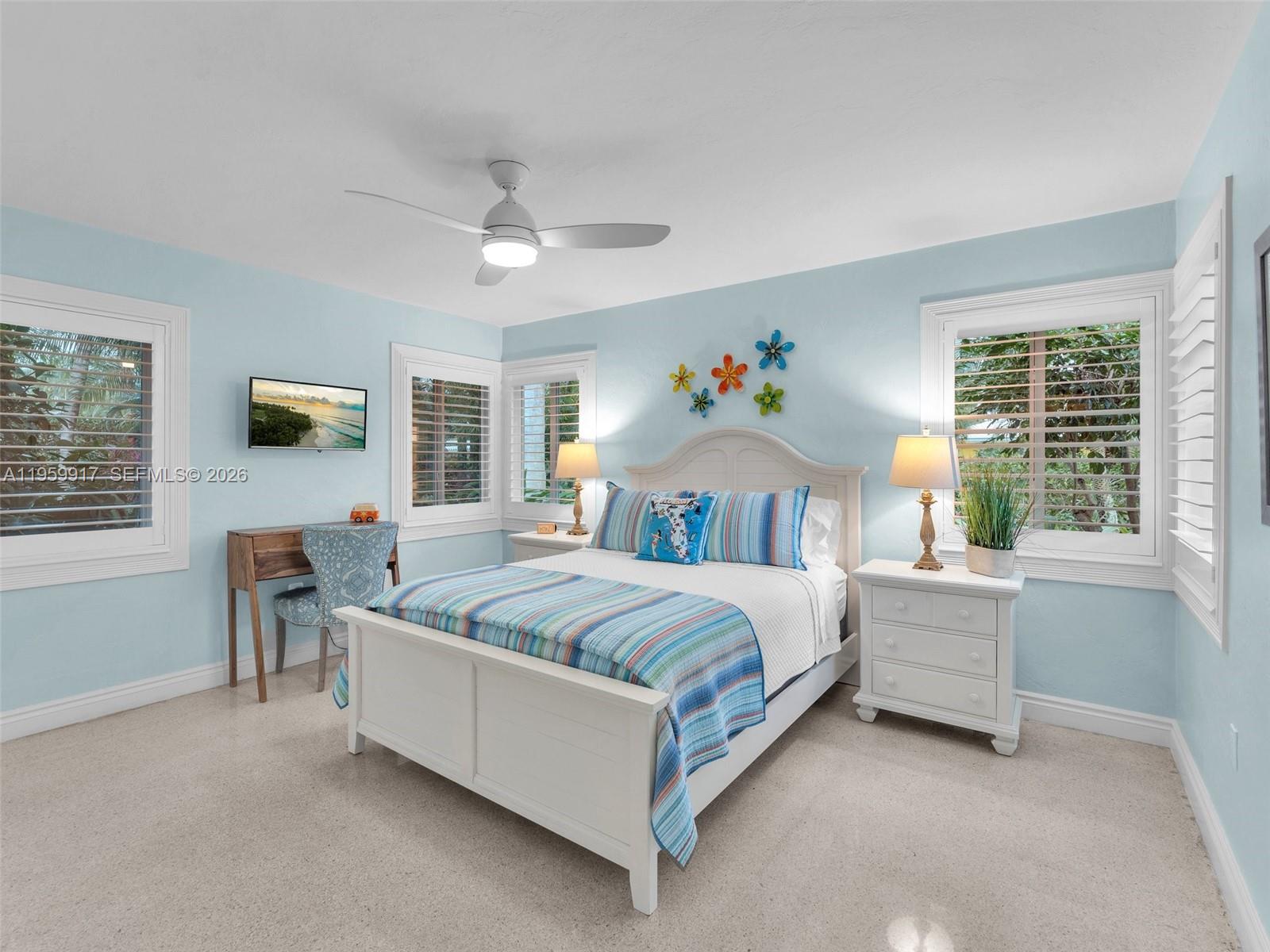 HOLLYWOOD LAKES SECTION - Residential