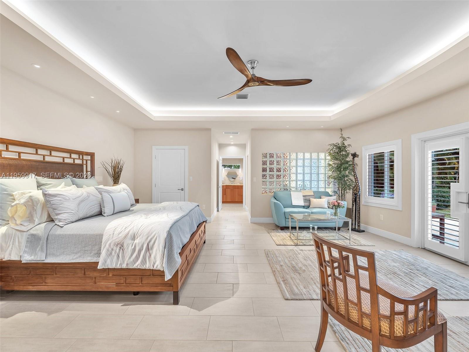 HOLLYWOOD LAKES SECTION - Residential