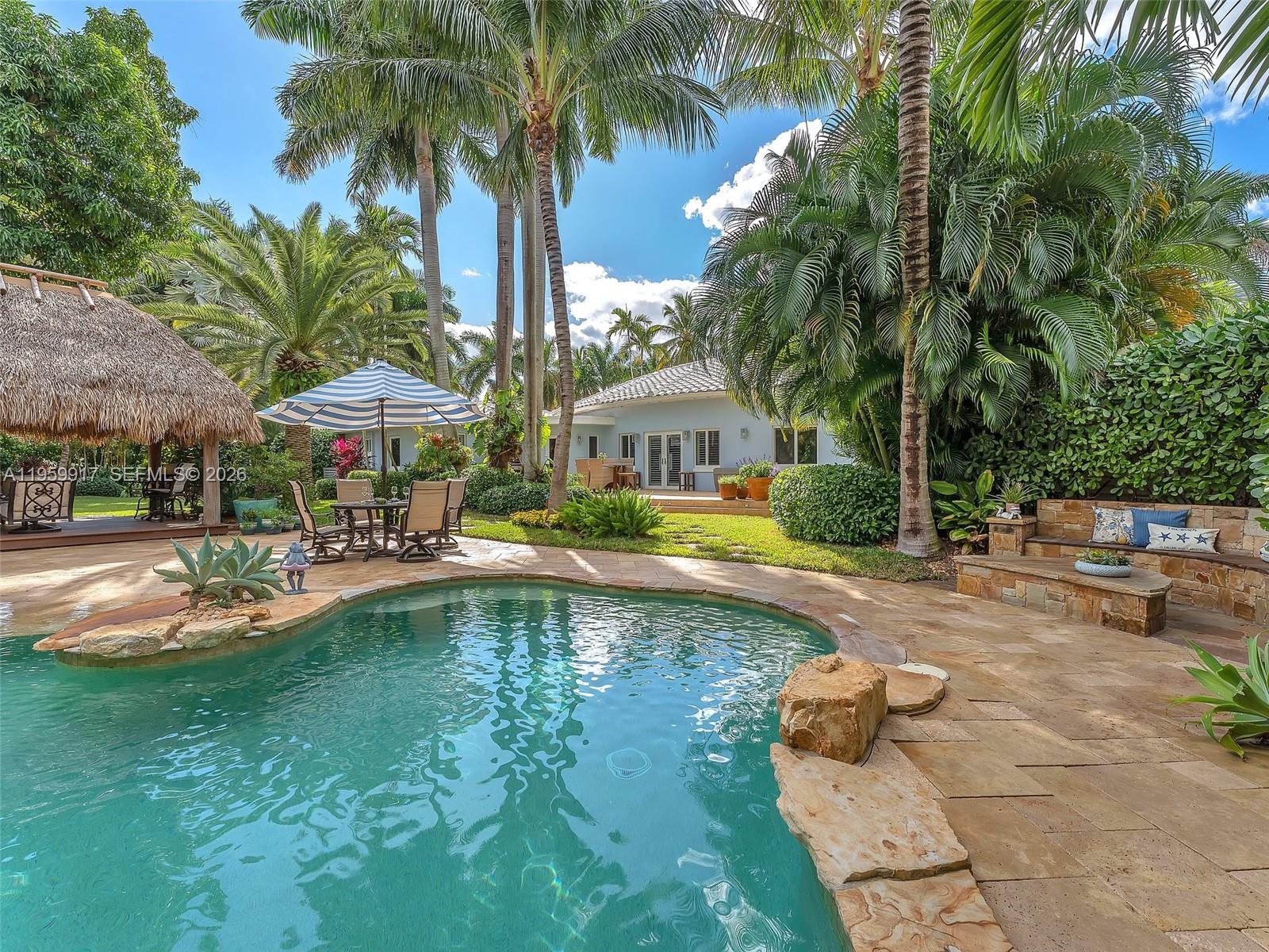 HOLLYWOOD LAKES SECTION - Residential