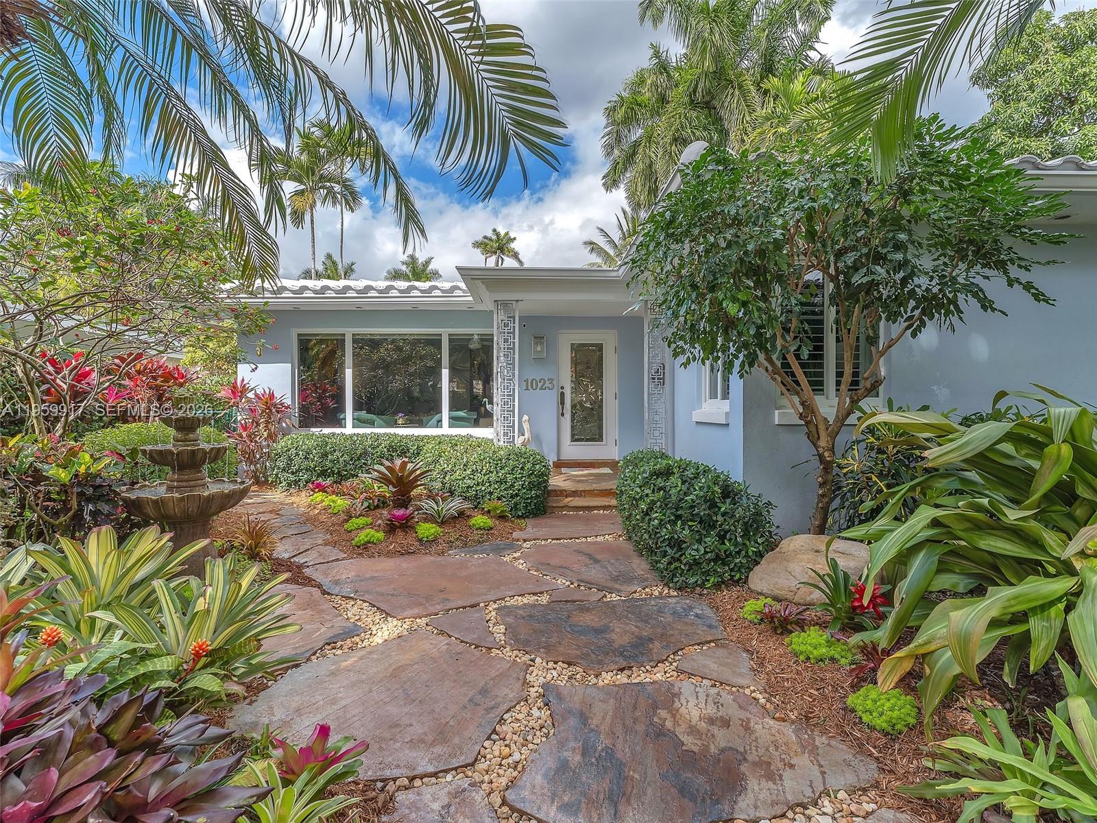 HOLLYWOOD LAKES SECTION - Residential