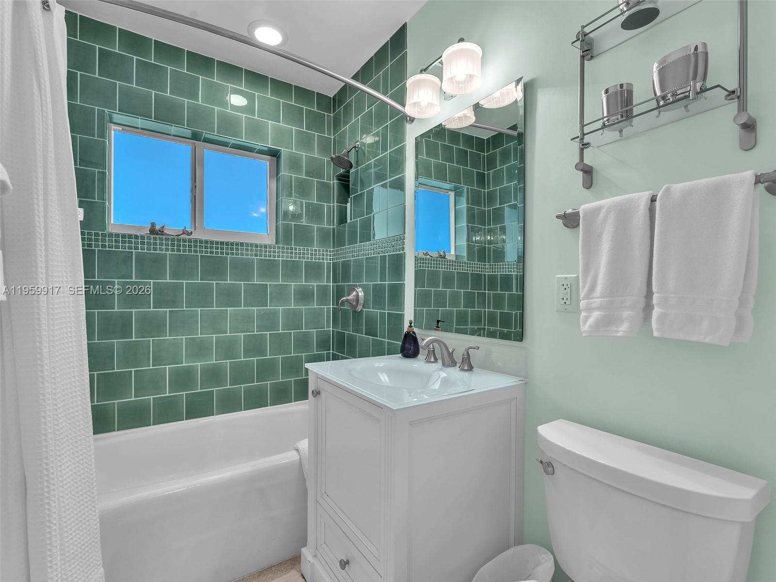 HOLLYWOOD LAKES SECTION - Residential