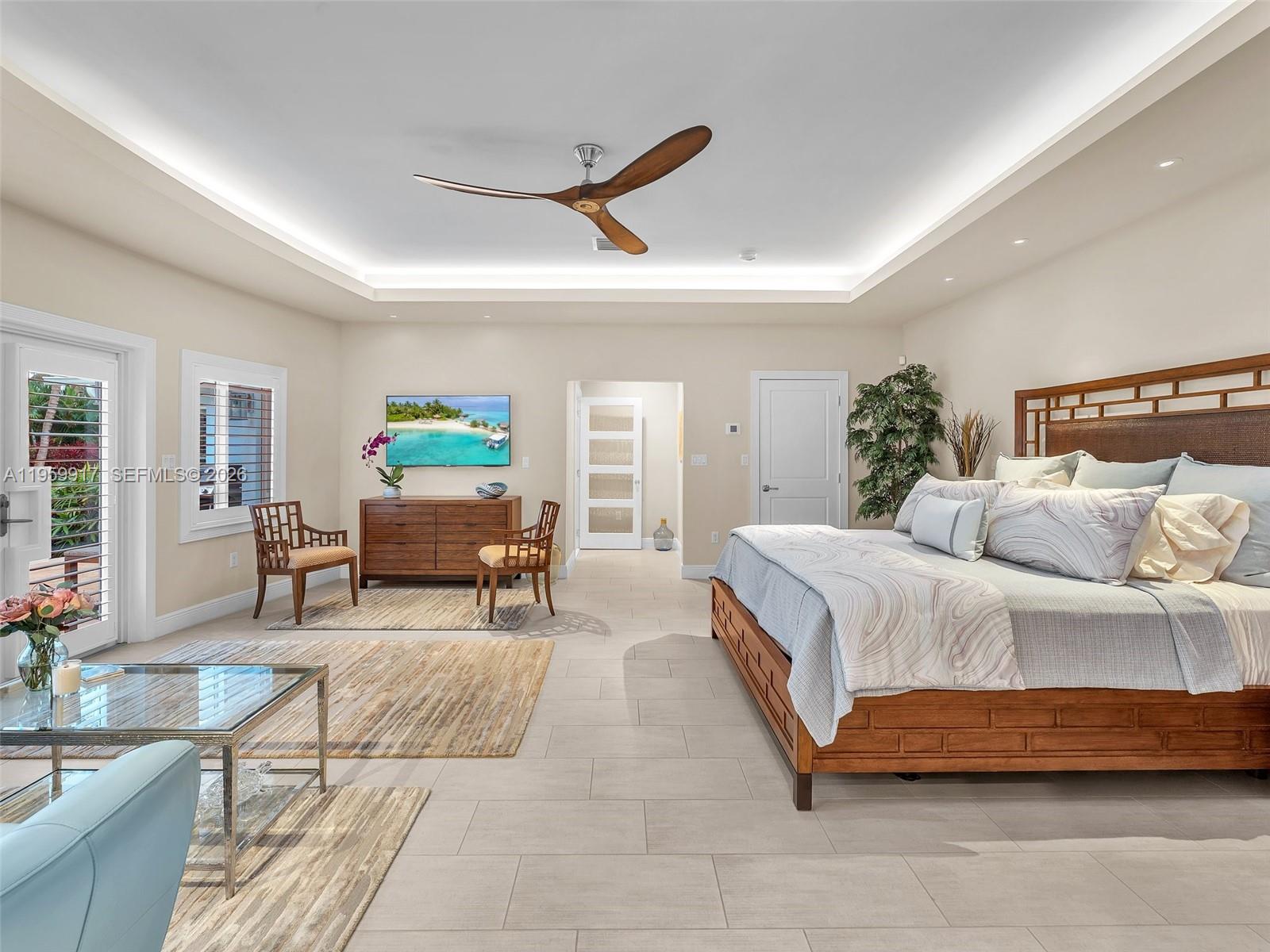 HOLLYWOOD LAKES SECTION - Residential