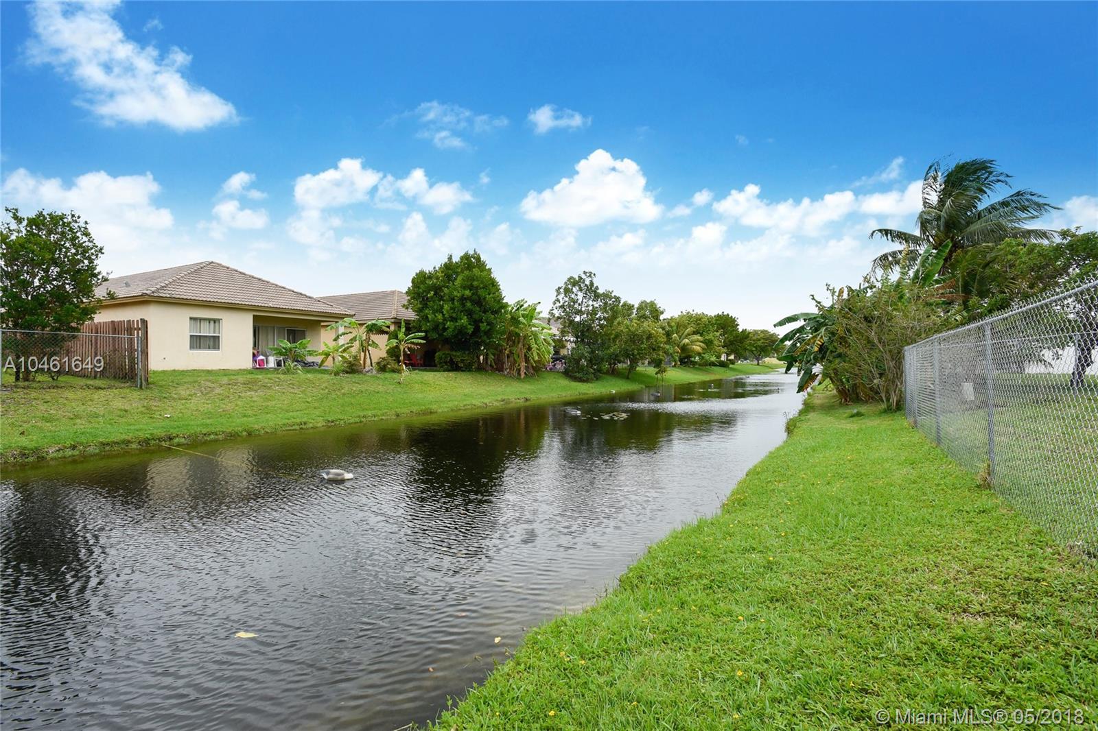 LAUDERDALE LAKES EAST GAT - Residential