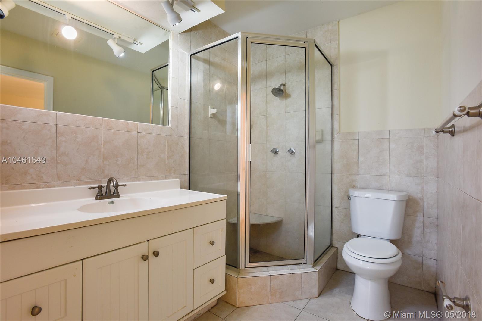 LAUDERDALE LAKES EAST GAT - Residential