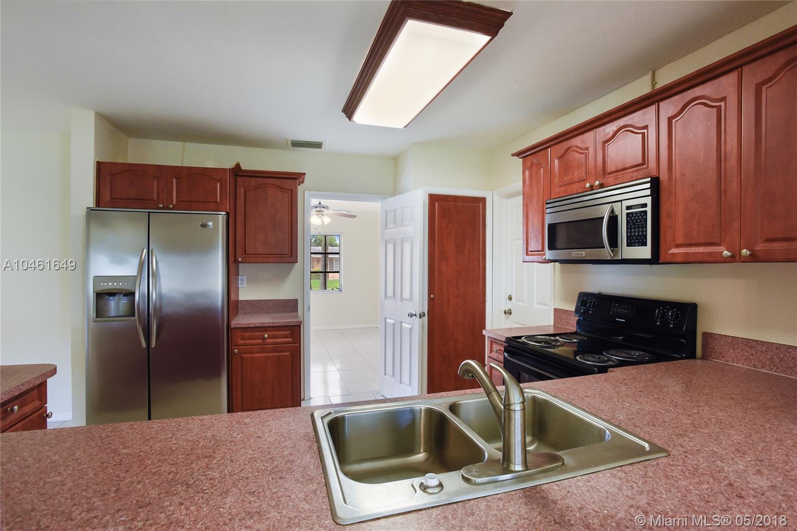 LAUDERDALE LAKES EAST GAT - Residential