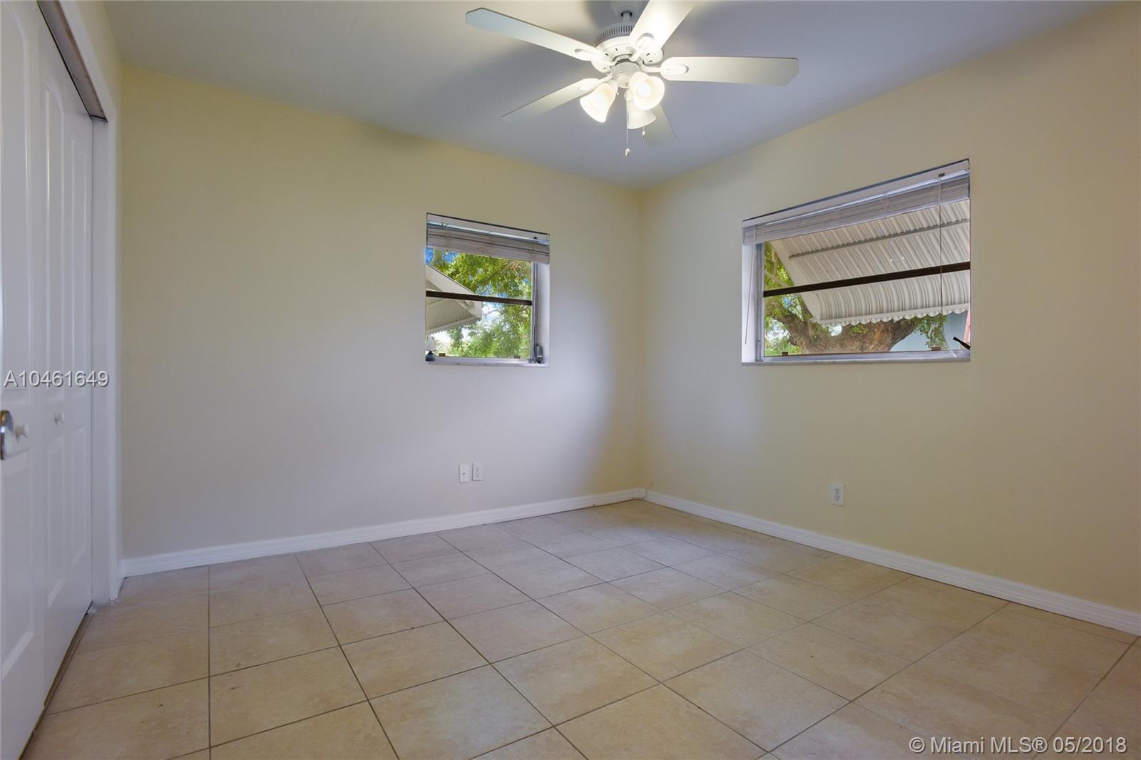 LAUDERDALE LAKES EAST GAT - Residential