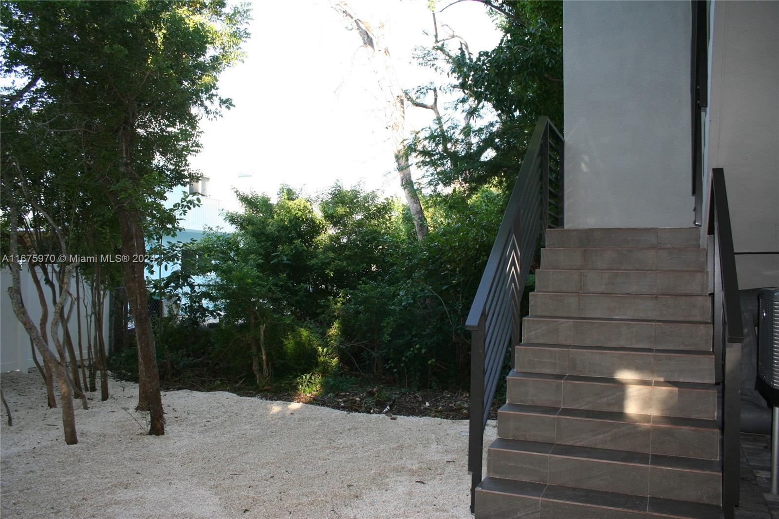 KEY LARGO BEACH - Residential
