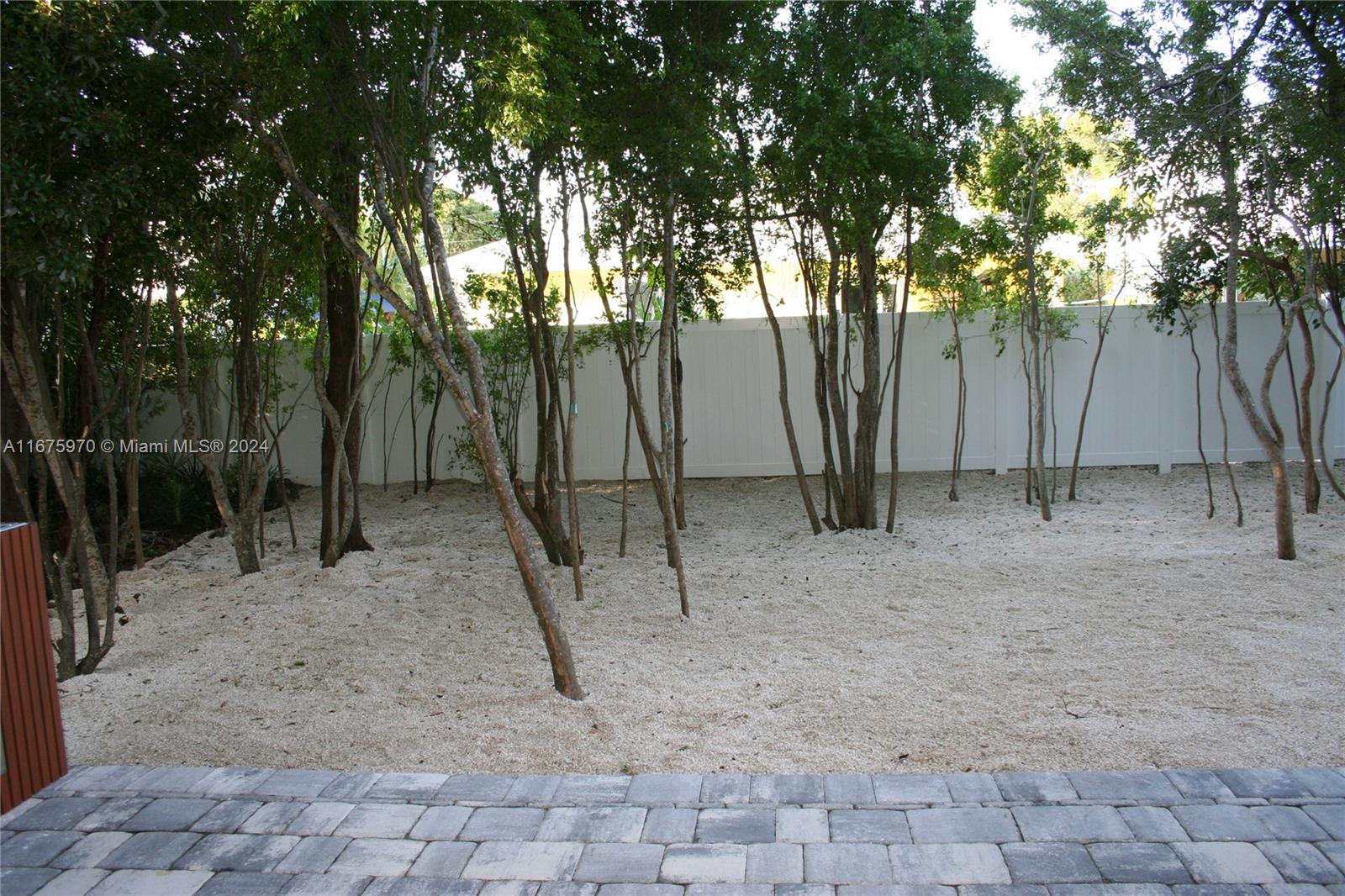 KEY LARGO BEACH - Residential
