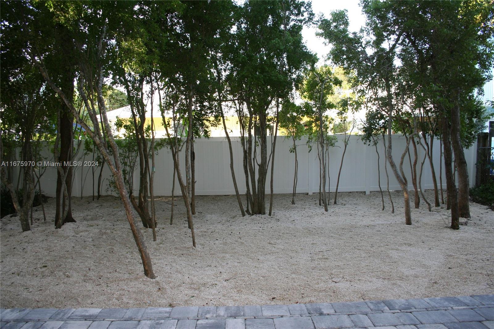 KEY LARGO BEACH - Residential