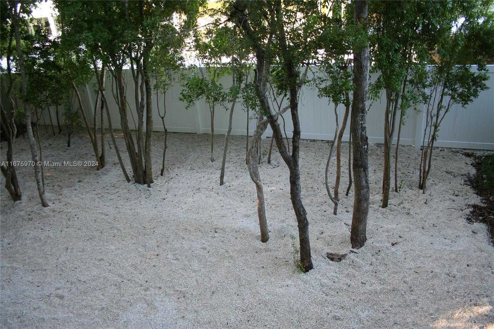 KEY LARGO BEACH - Residential