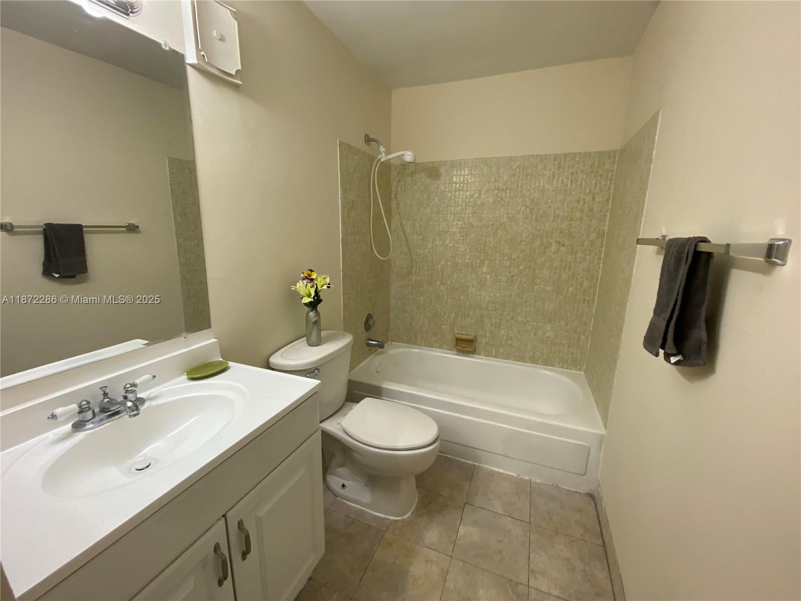 BOCA TOWNE CENTRE CONDO - Residential Lease