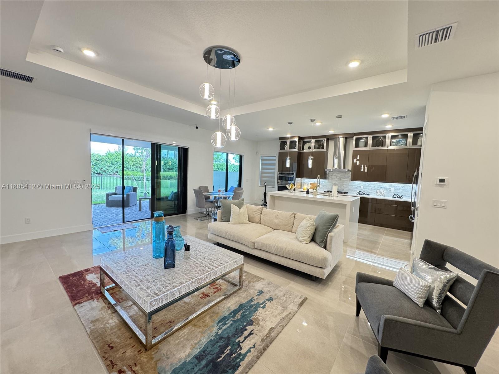 CRESSWIND PALM BEACH - Residential
