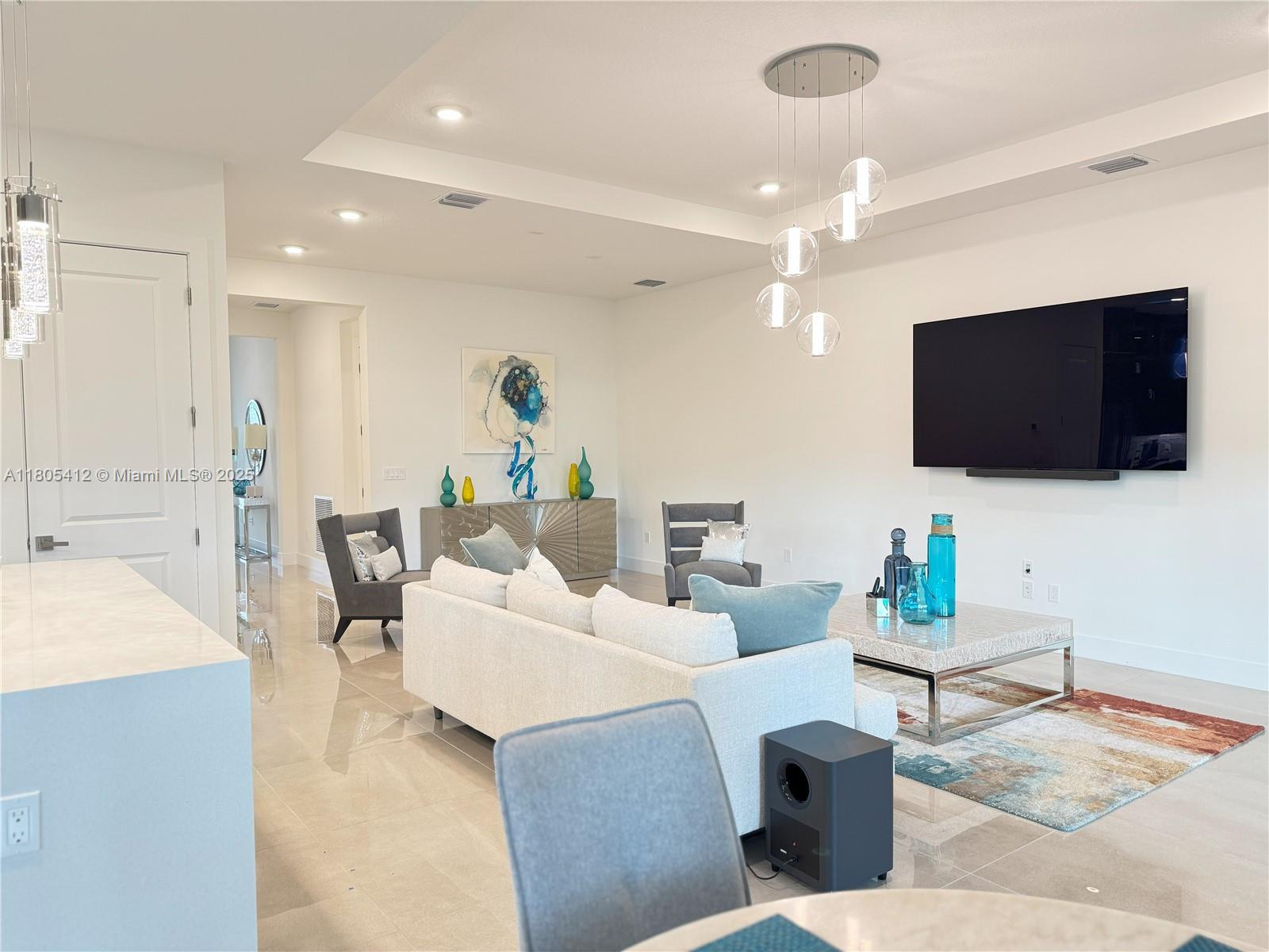 CRESSWIND PALM BEACH - Residential
