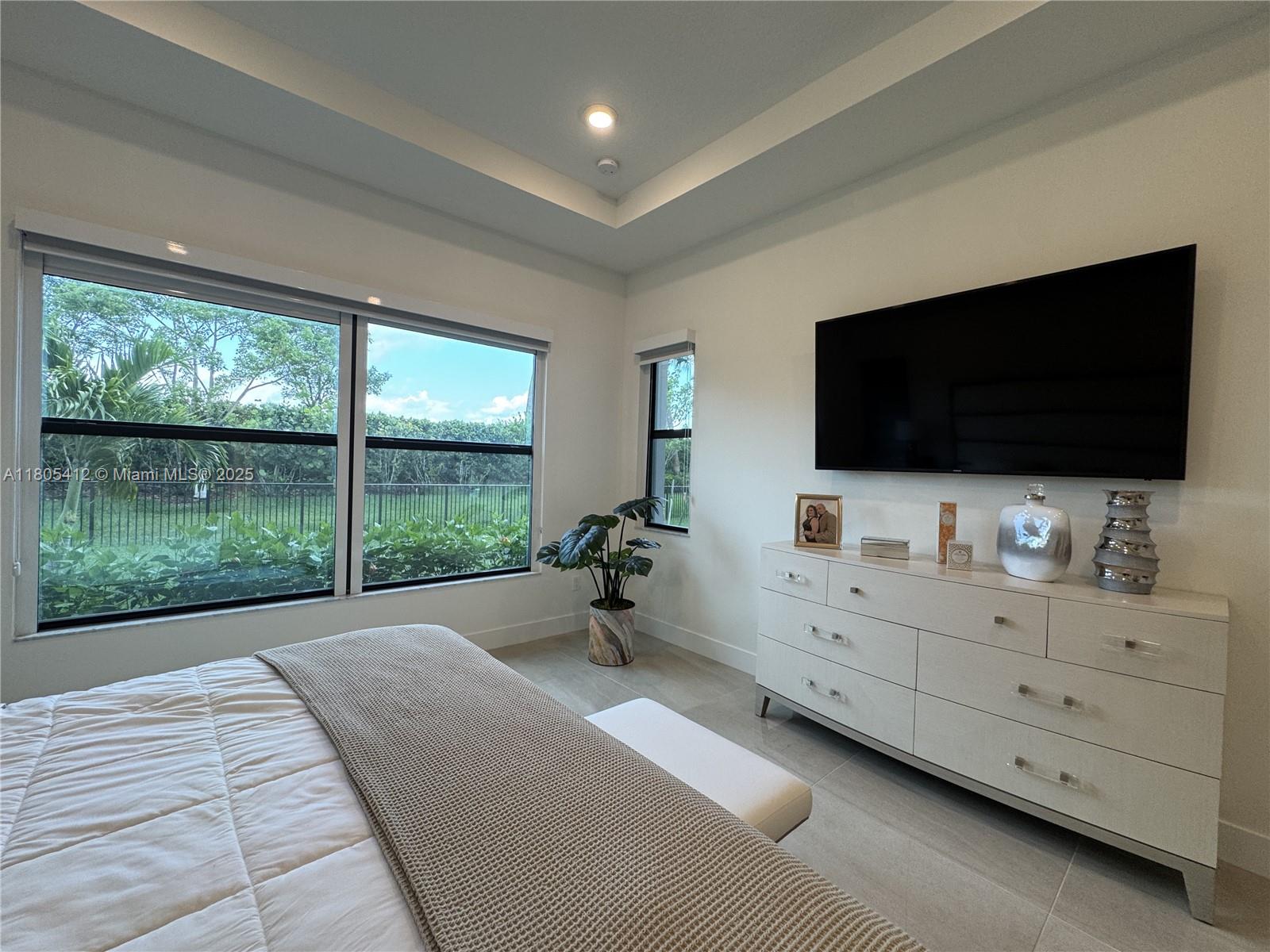 CRESSWIND PALM BEACH - Residential