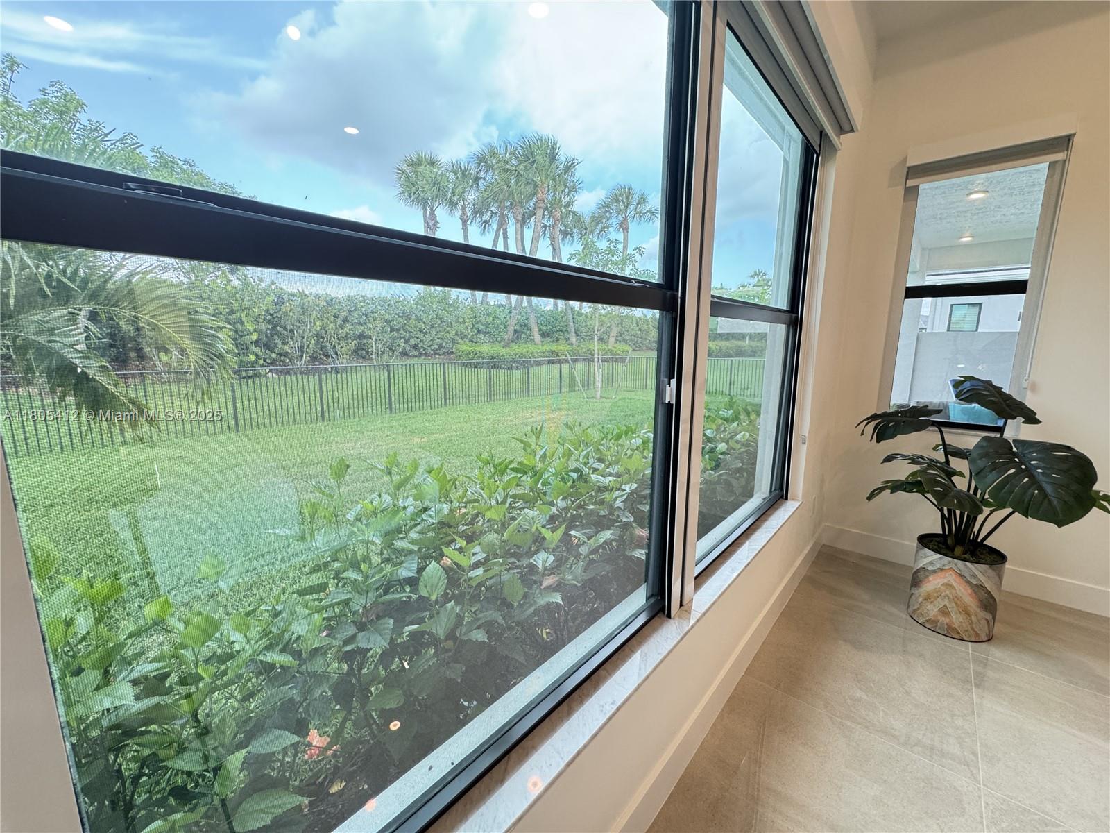 CRESSWIND PALM BEACH - Residential