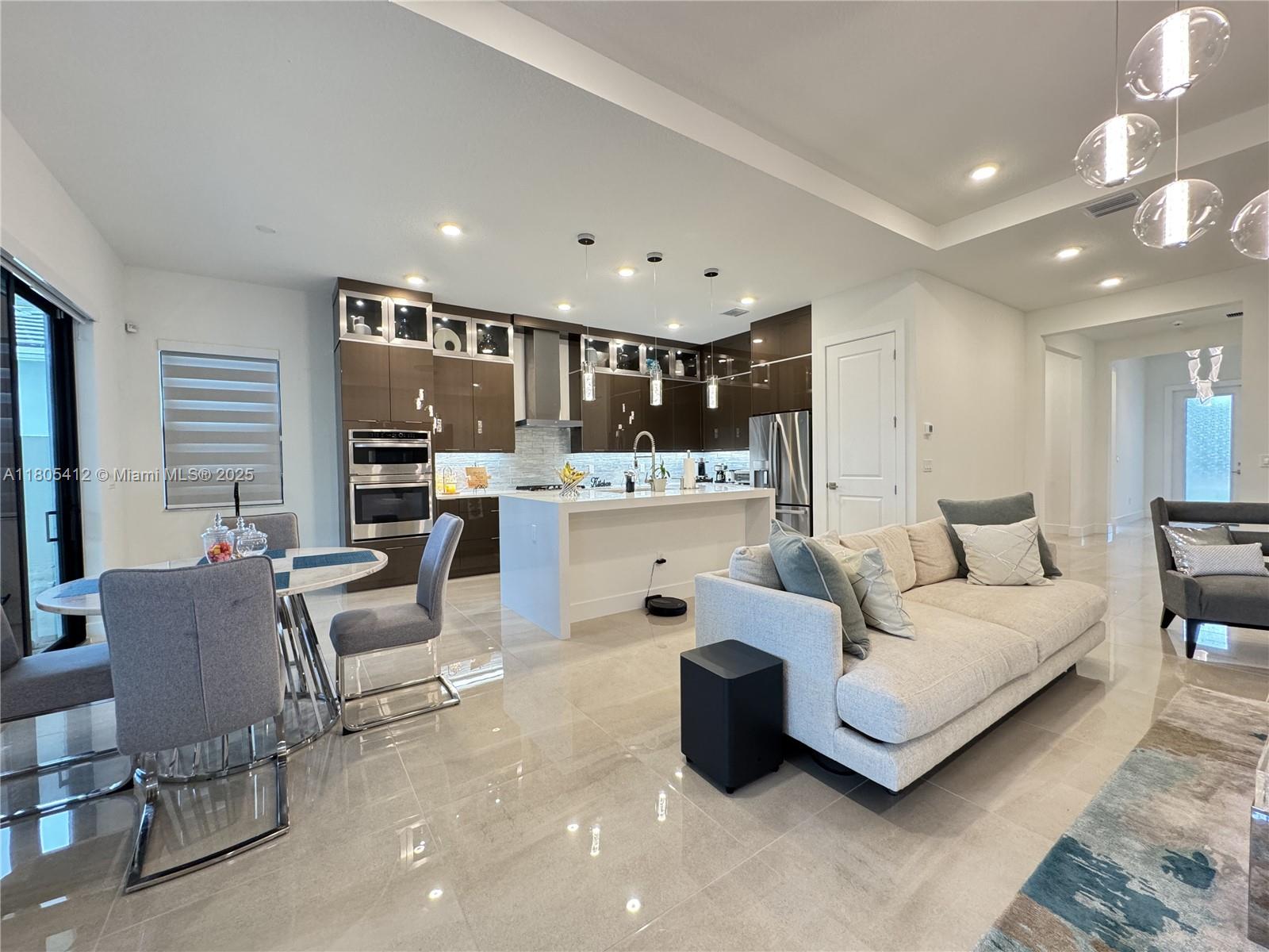CRESSWIND PALM BEACH - Residential