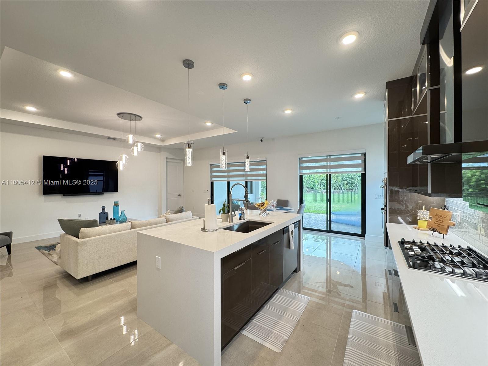 CRESSWIND PALM BEACH - Residential