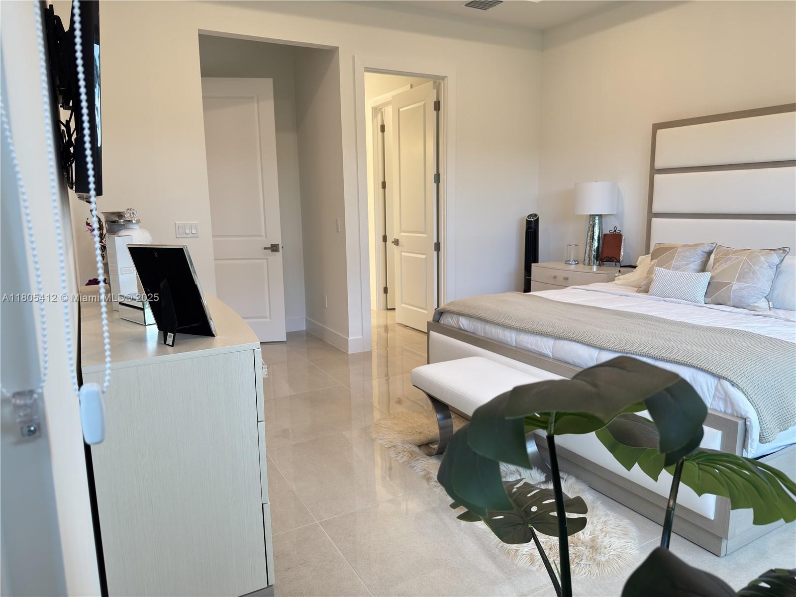 CRESSWIND PALM BEACH - Residential