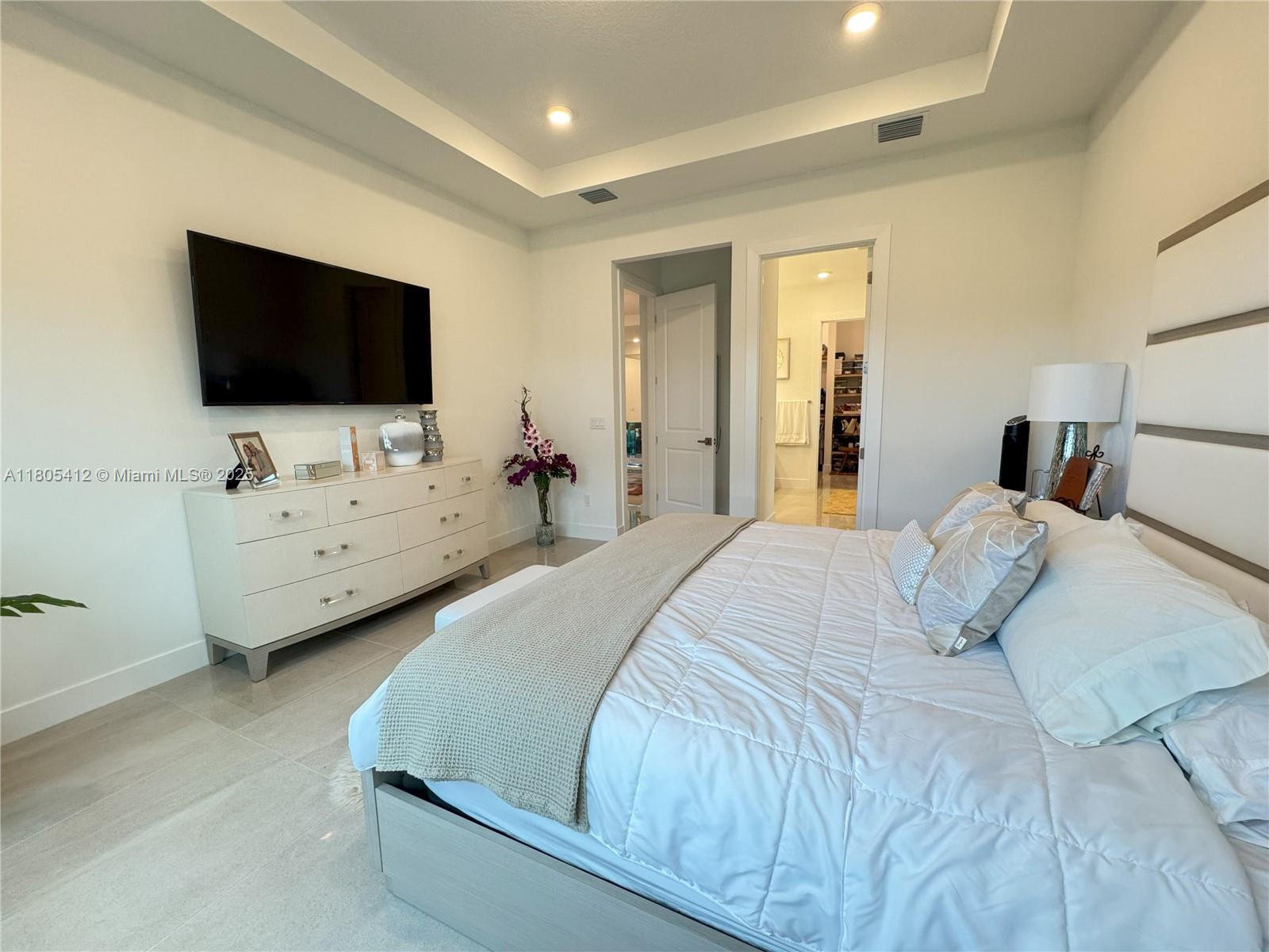 CRESSWIND PALM BEACH - Residential