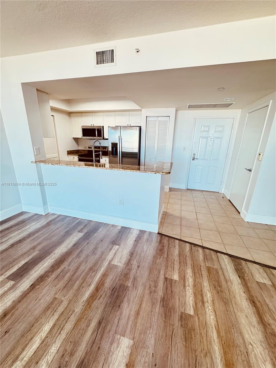 TURNBERRY ON THE GREEN CO - Residential