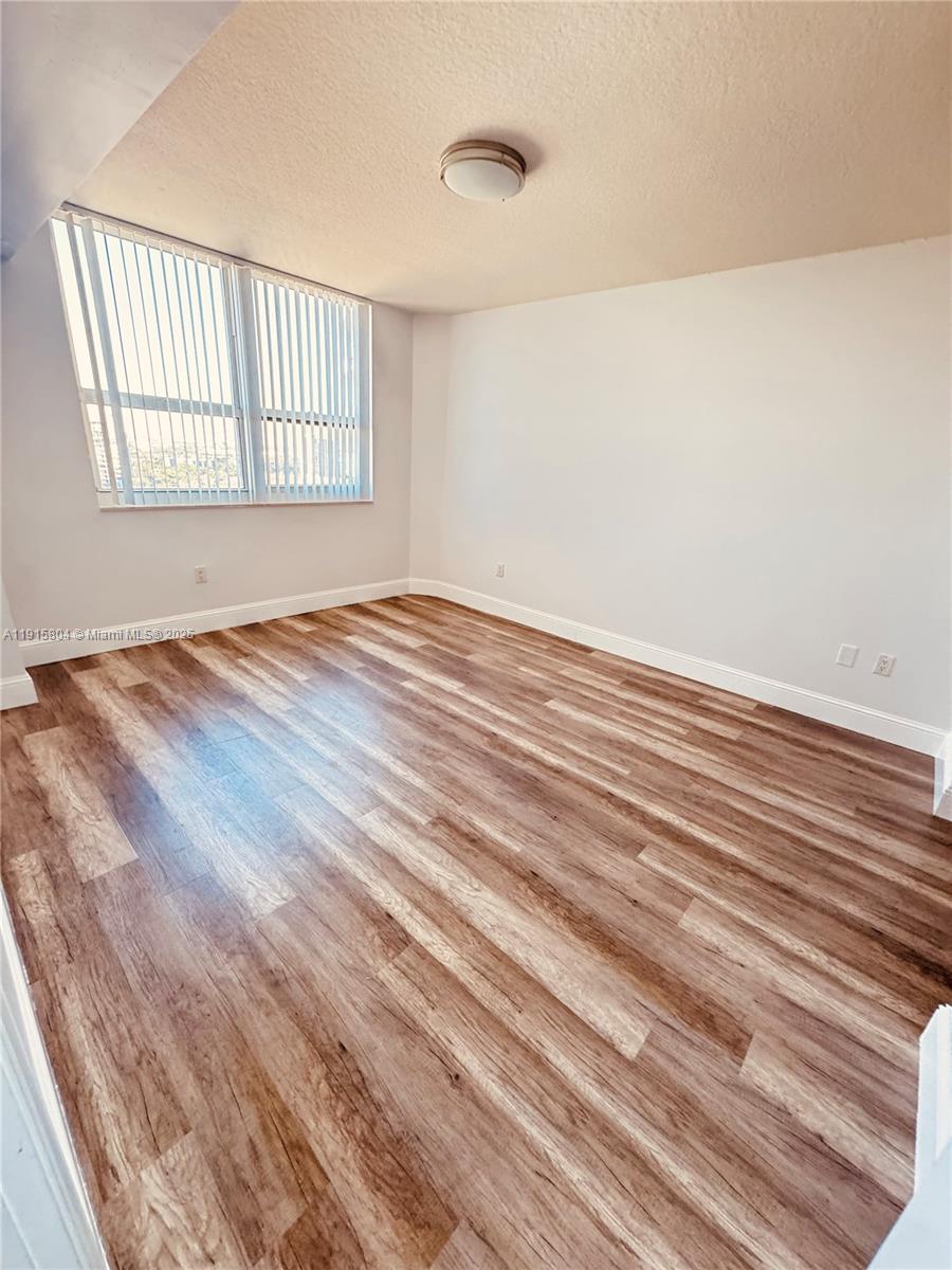 TURNBERRY ON THE GREEN CO - Residential