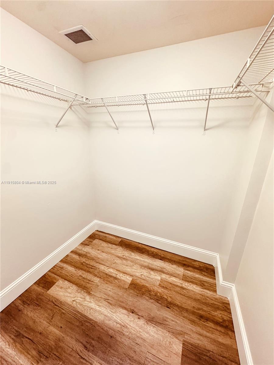 TURNBERRY ON THE GREEN CO - Residential