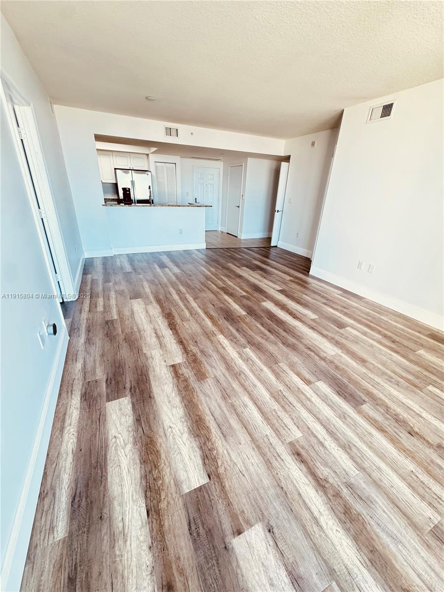 TURNBERRY ON THE GREEN CO - Residential